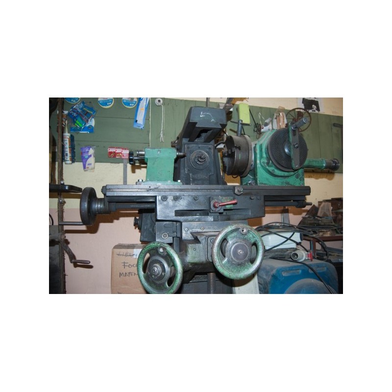 MILLING MACHINE