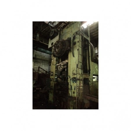 Presse de forge à chaud îlot LZK1600P, année 1983