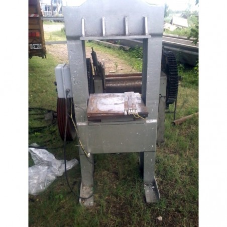 Hydraulic press