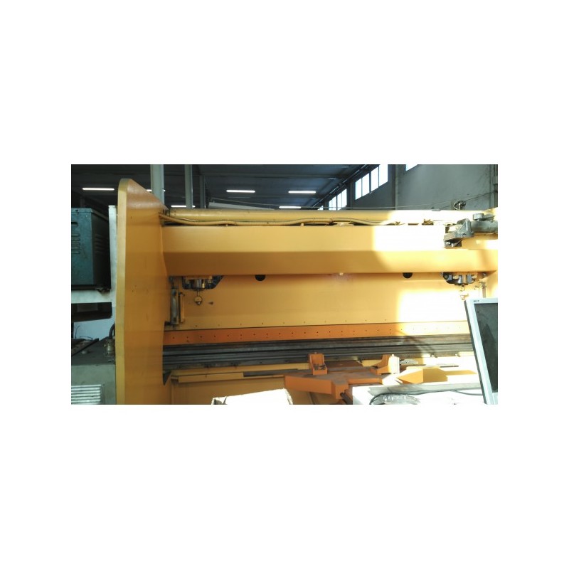 Plegadora AJIAL CNC 3200P