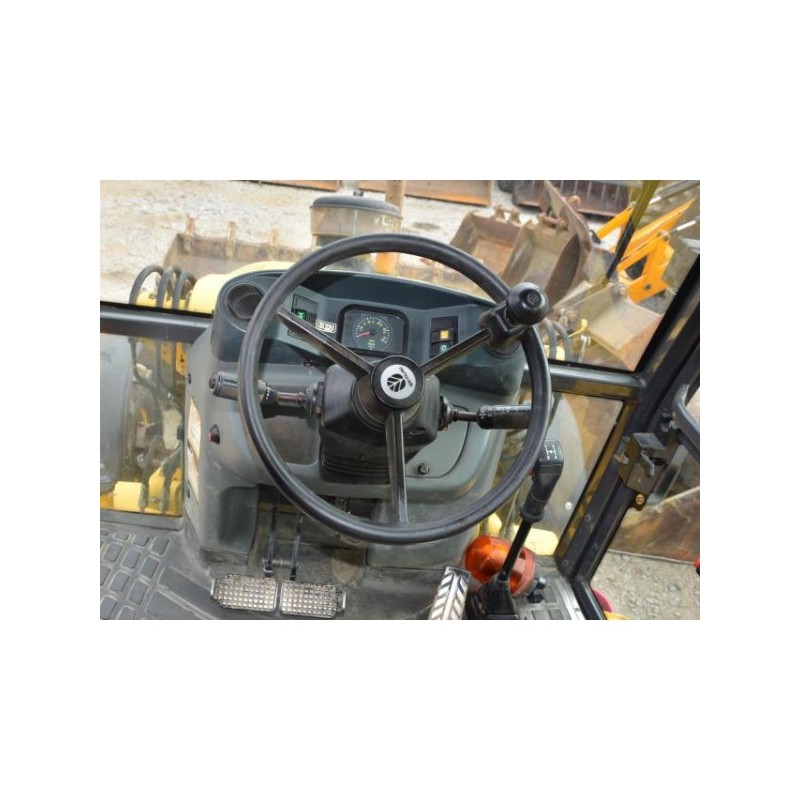 retro excavadora New Holland LB110 2003