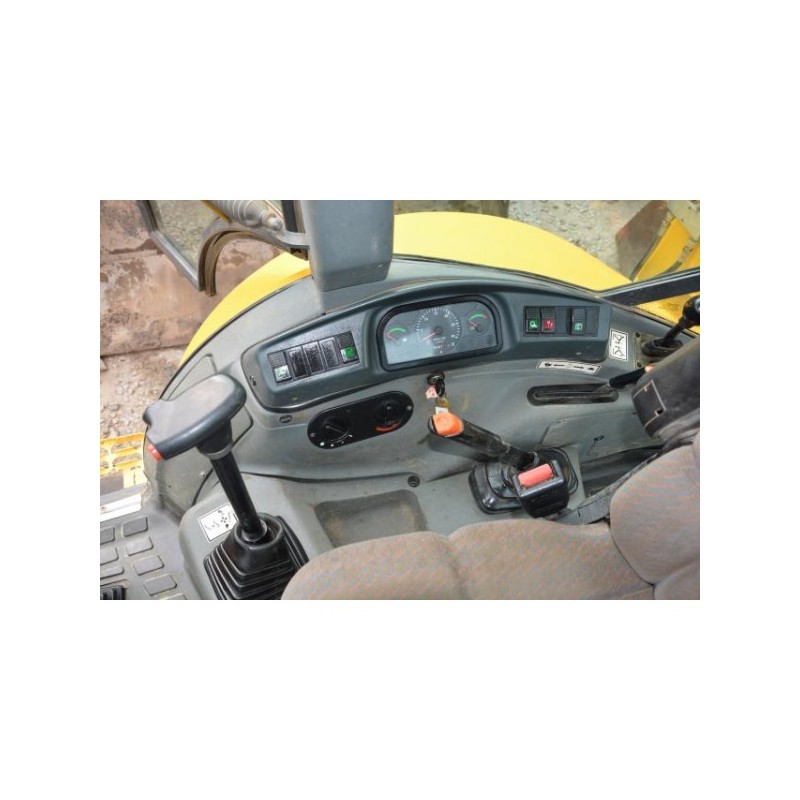 retro excavadora New Holland LB110 2003
