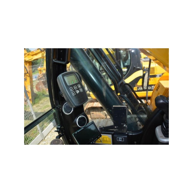 excavadora oruga JCB JS 210 LC 2011