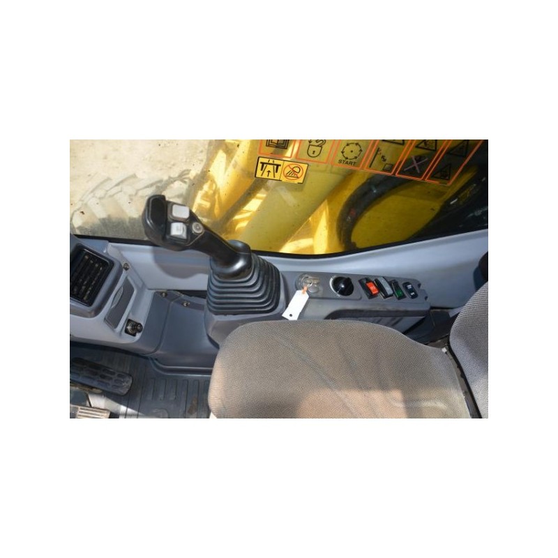 excavadora de ruedas Komatsu PW140 2008