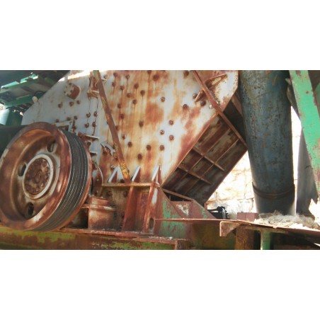 Impact mill on chassis
