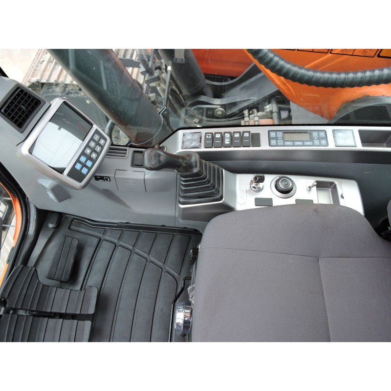 DX225LC