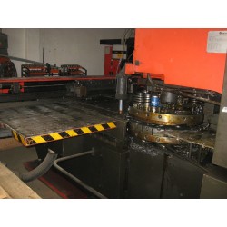 amada ARIES 245 - Punxonadores