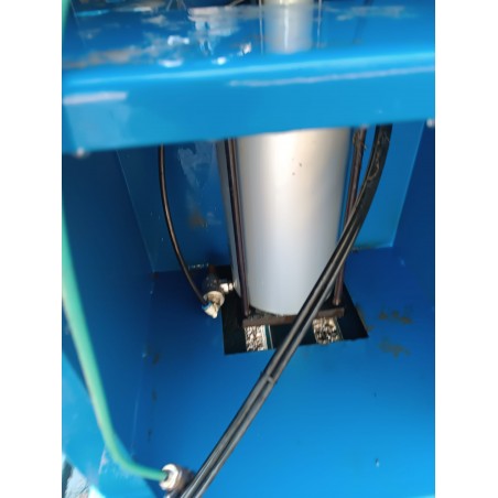 M.G. BRAND PNEUMATIC PRESS MODEL P-800